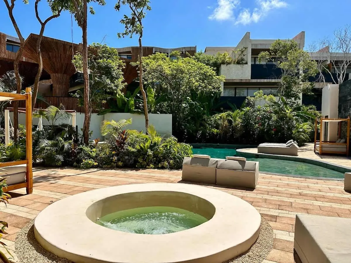 Relaxing Lakeside Retreat Pool, Hot Tub Y Patio location